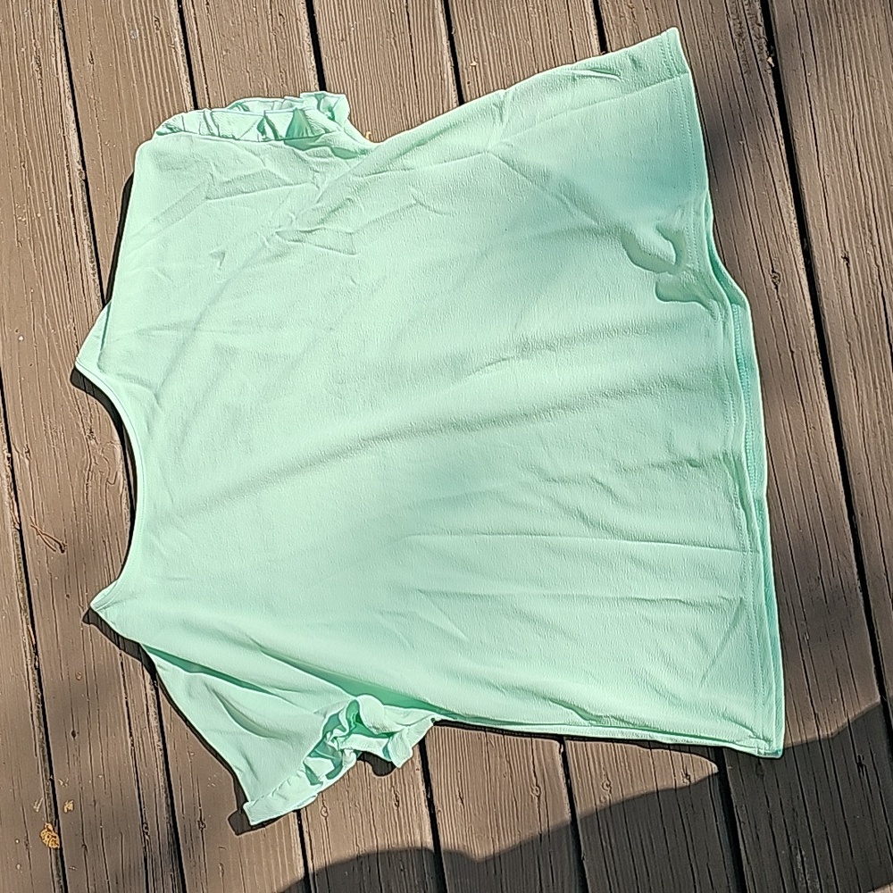 Shein knit top with ruffle sleeves size 2X - Picture 2 of 3